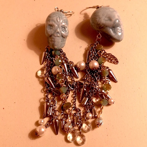 Handmade skull dangles - Picture 5 of 7